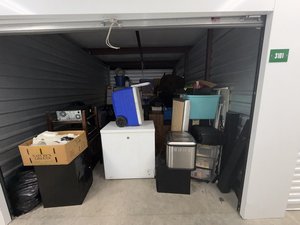 10 x 15 unit in Southfield