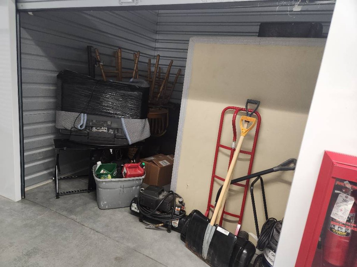 10 x 10 storage unit in St Peters, MO