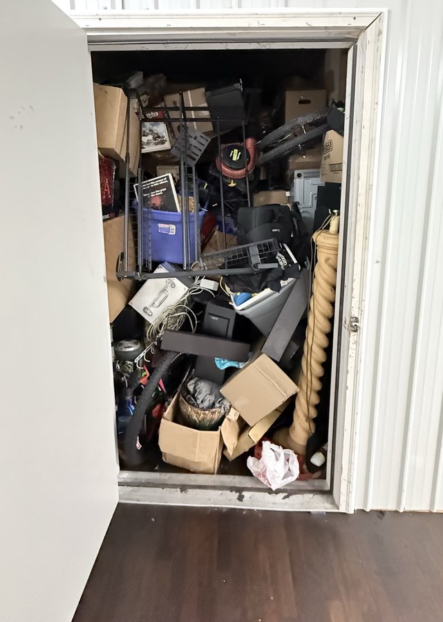 6 x 15 storage unit in Peckville, PA