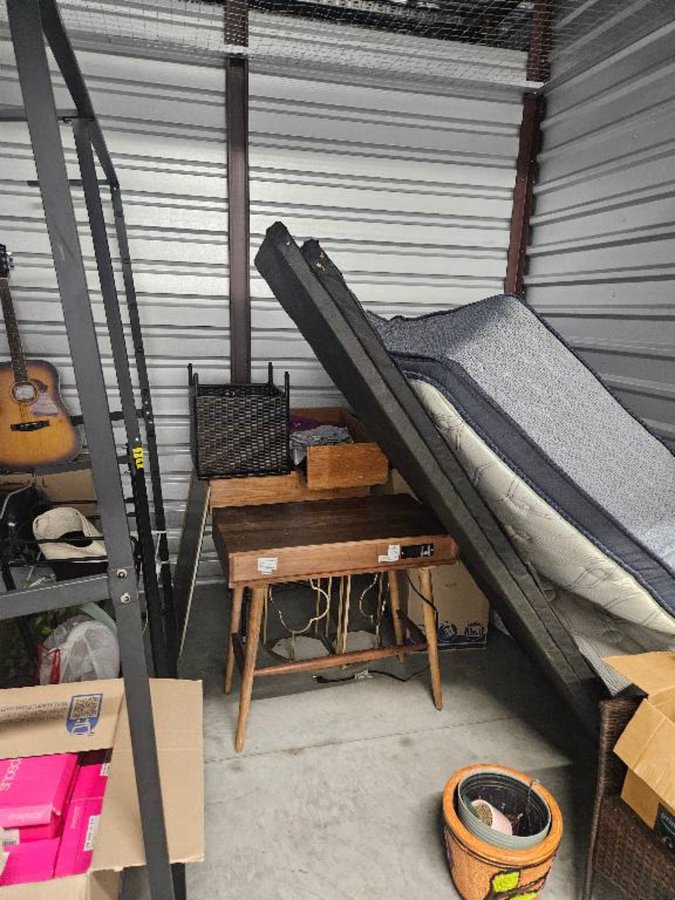 10 x 10 storage unit in Crowley, TX