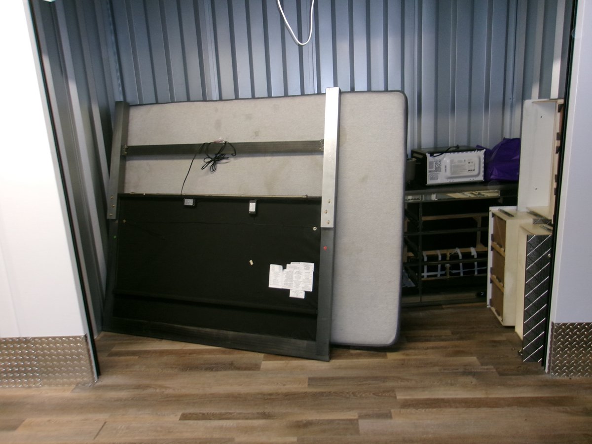 10 x 5 storage unit in West Mifflin, PA