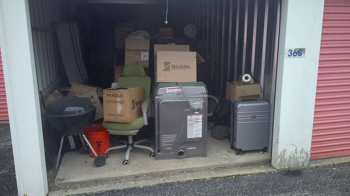 10 x 25 storage unit in Milwaukee, WI