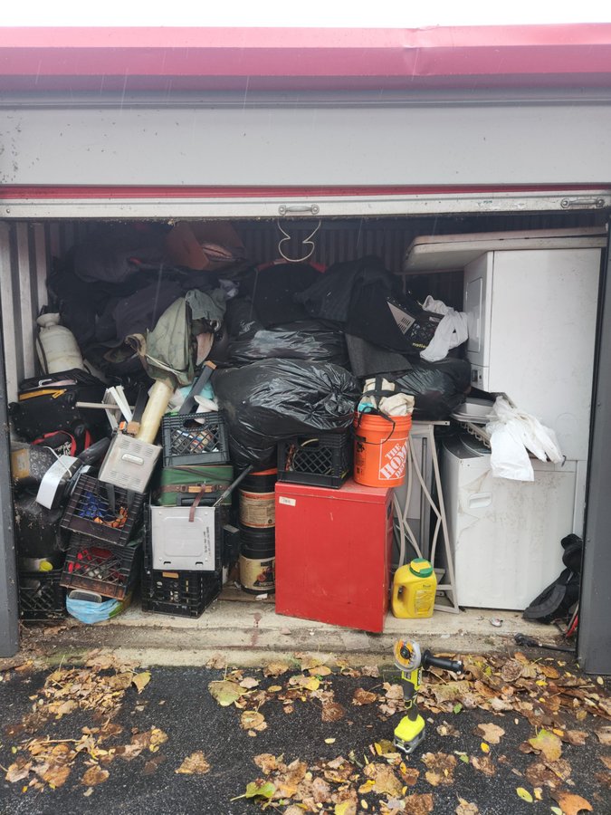 10 x 10 storage unit in Cleveland, OH