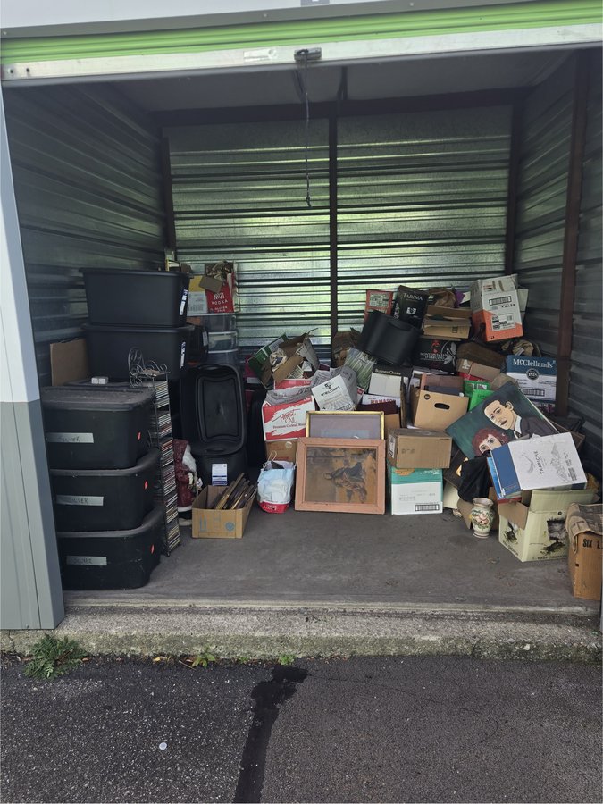 10 x 10 storage unit in Kingston, NY