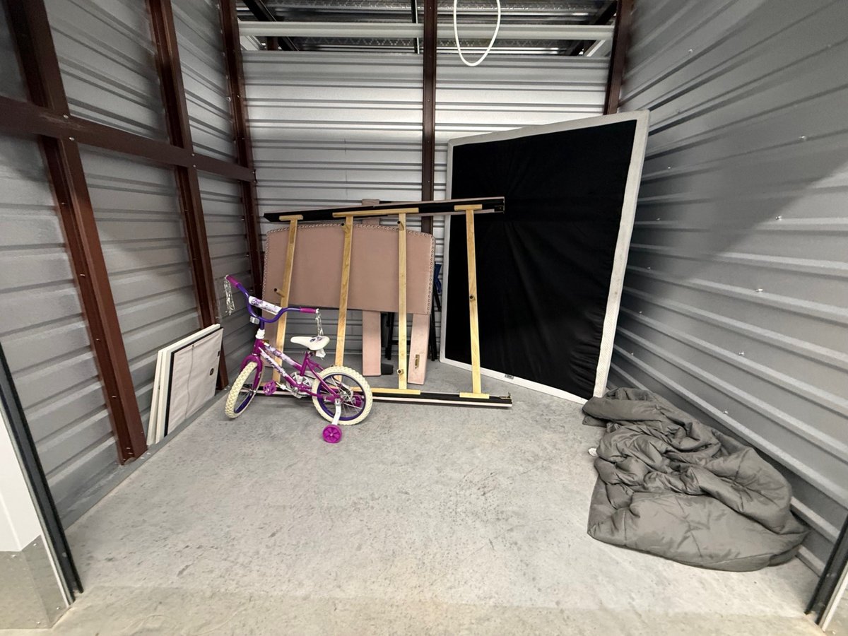8 x 10 storage unit in Lanham, MD