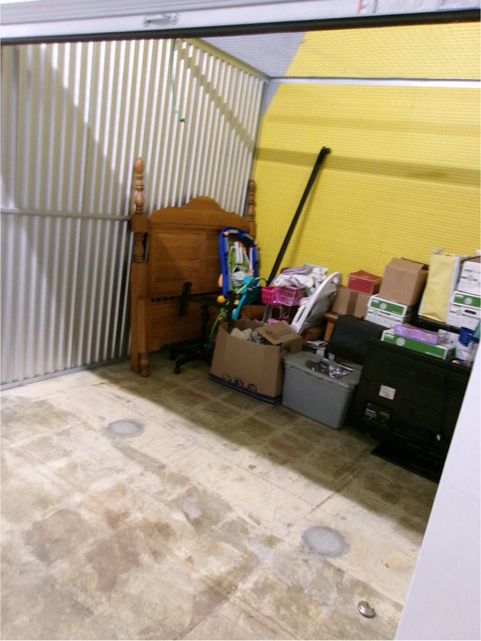 10 x 10 storage unit in Taylors, SC