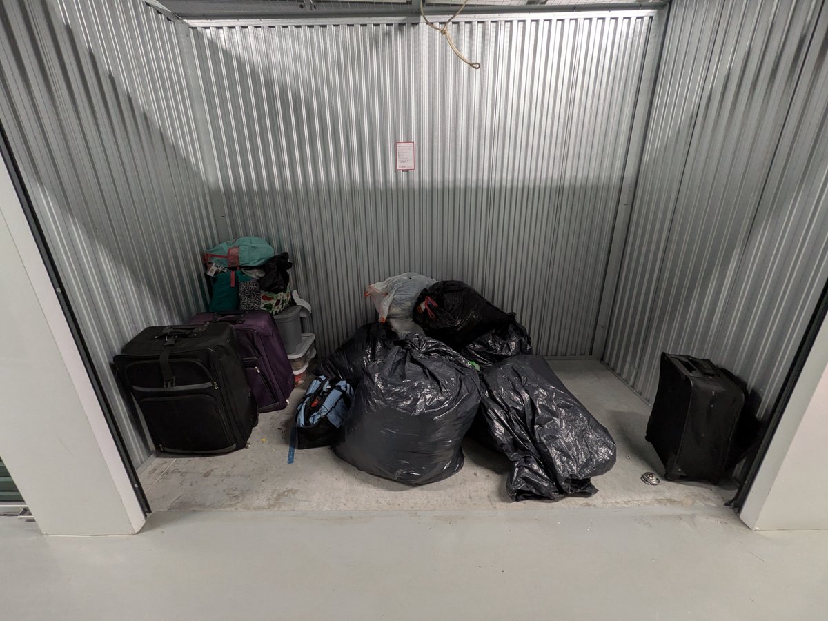 5 x 10 storage unit in Orlando, FL
