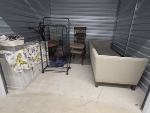 10 x 10 unit in San Antonio
