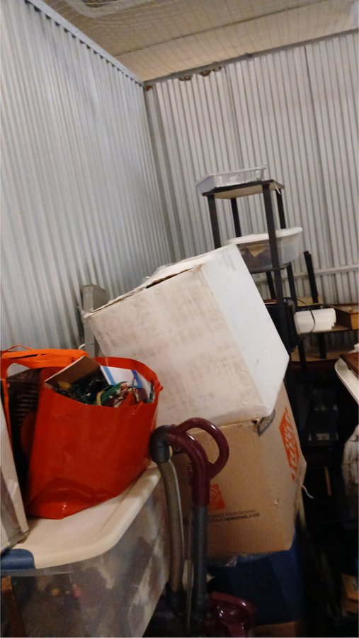 9 x 10 storage unit in Akron, OH