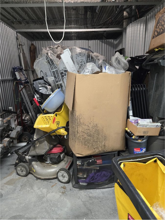 10 x 15 storage unit in Staten Island, NY