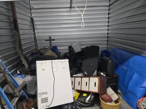10 x 10 storage unit in Middle Island, NY