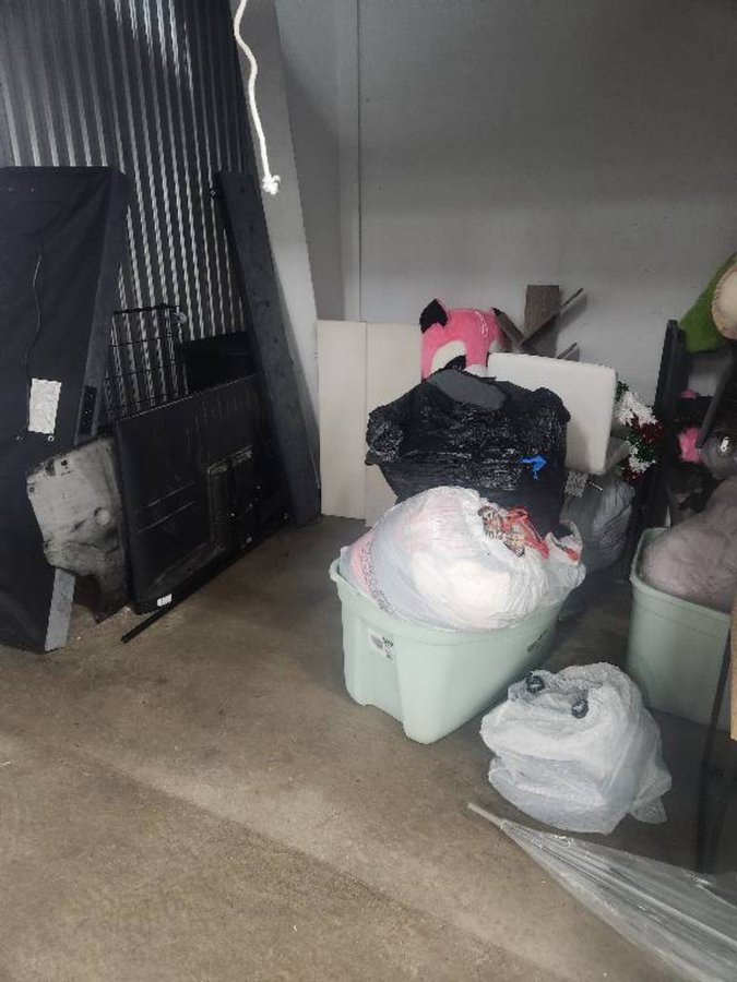 10 x 8 storage unit in Dallas, TX