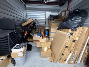 10 x 10 storage unit in Lanham, MD