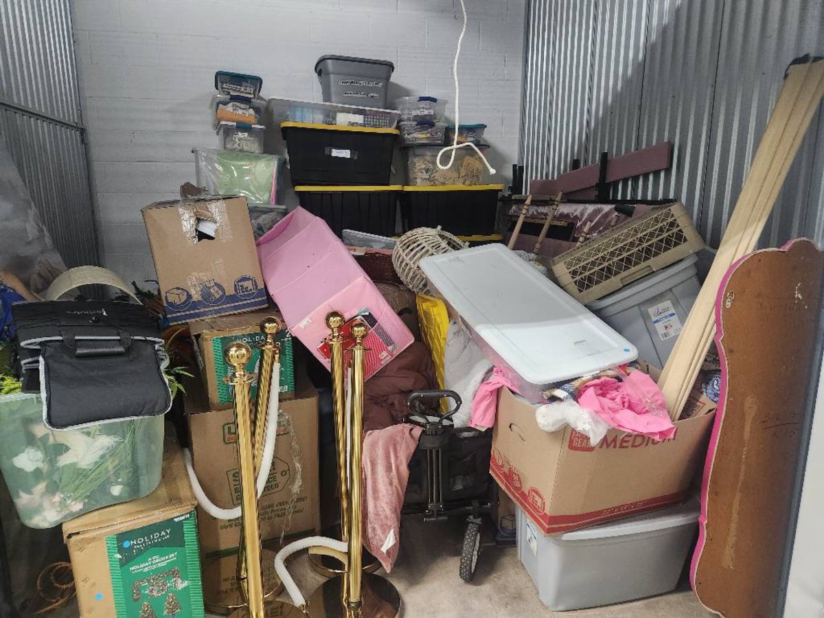 10 x 10 storage unit in Dallas, TX