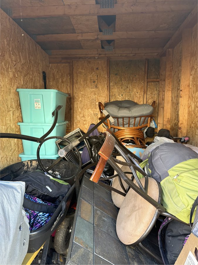 6 x 10 storage unit in East Liverpool, OH