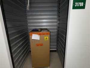 5 x 5 unit in Southfield