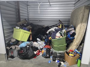 10 x 9 storage unit in Middle Island, NY