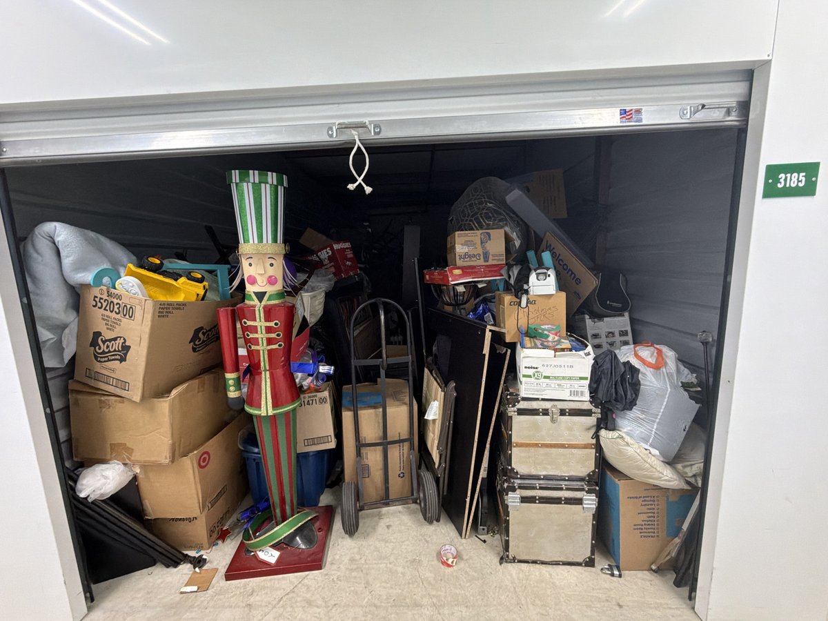 10 x 25 storage unit in Southfield, MI