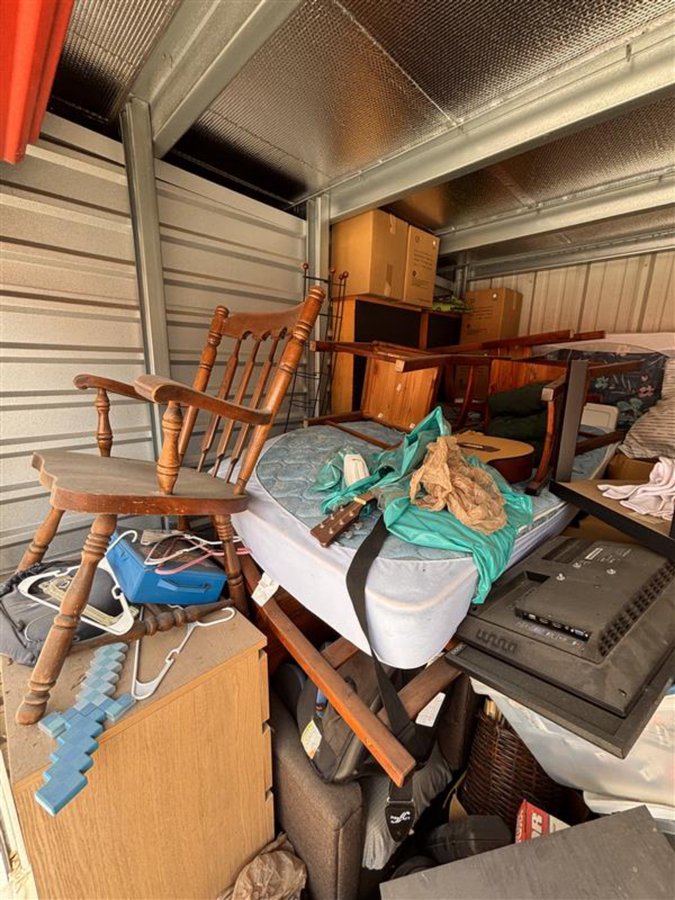 10 x 20 storage unit in Largo, FL