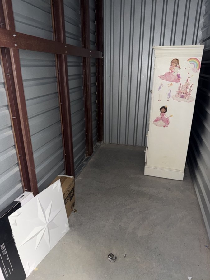 5 x 10 storage unit in Manassas, VA