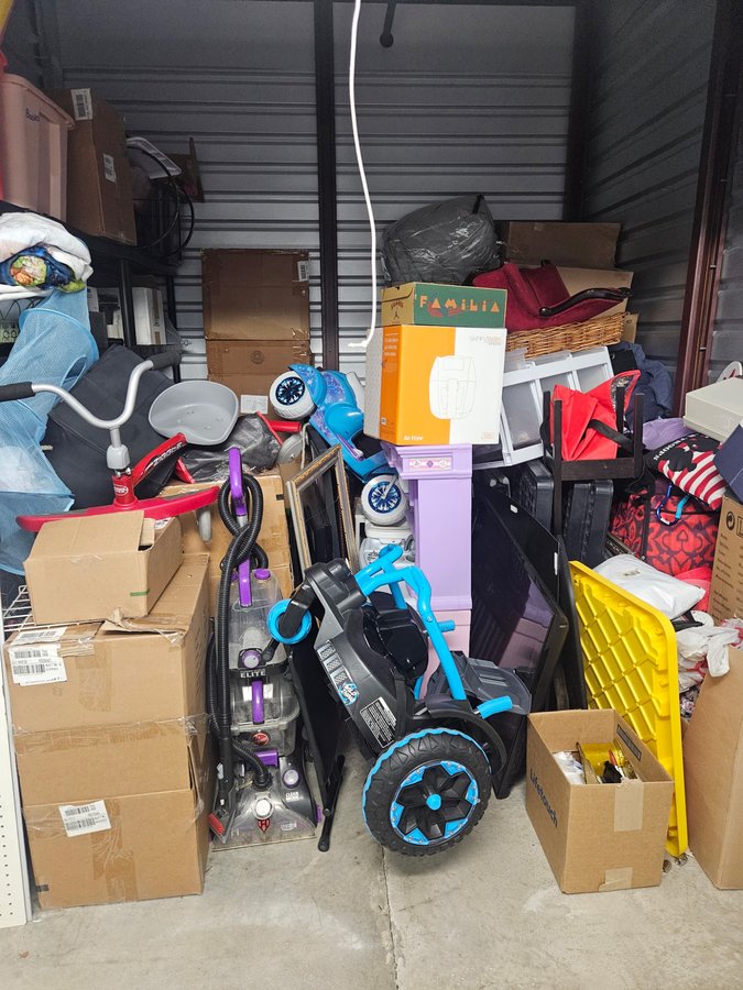 10 x 10 storage unit in San Antonio, TX