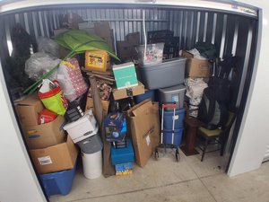 10 x 10 storage unit in La Plata, MD