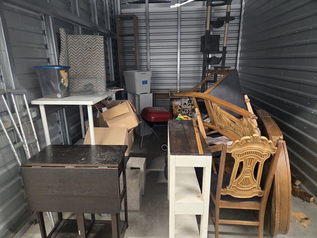 10 x 15 storage unit in Louisville, KY