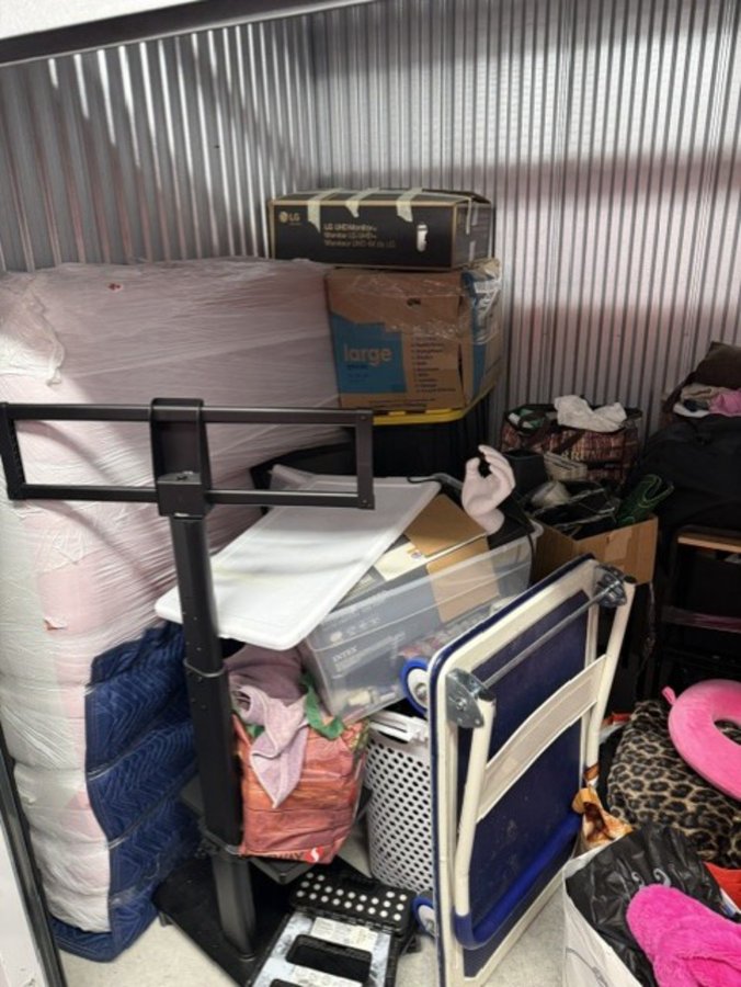 8 x 10 storage unit in Long Island City, NY