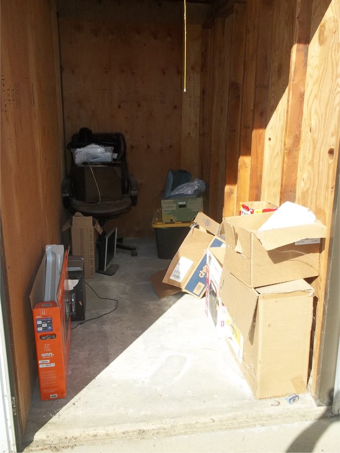 5 x 10 storage unit in Clovis, CA