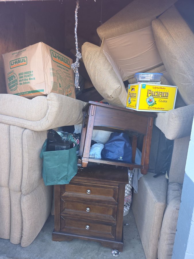 10 x 10 storage unit in Santa Rosa, CA