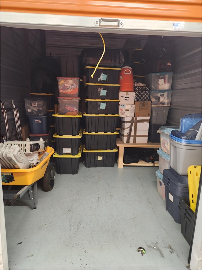 10 x 15 storage unit in Belleville, NJ