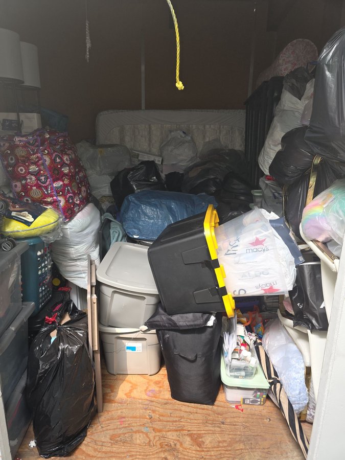 10 x 10 storage unit in San Rafael, CA