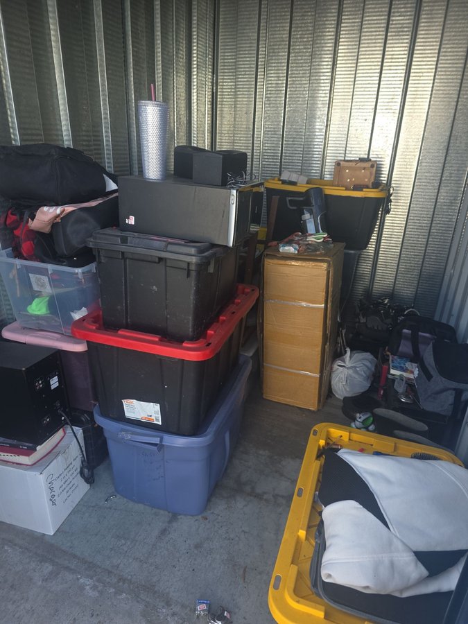 6 x 10 storage unit in Rohnert Park, CA