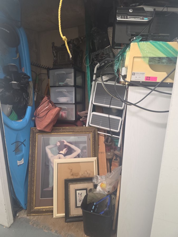 10 x 10 storage unit in Petaluma, CA