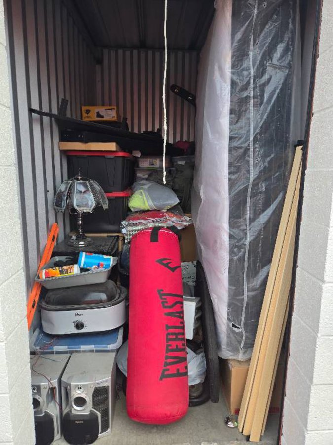 5 x 10 storage unit in West Valley City, UT