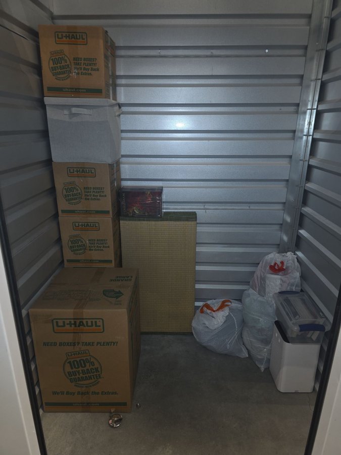 5 x 5 storage unit in Petaluma, CA