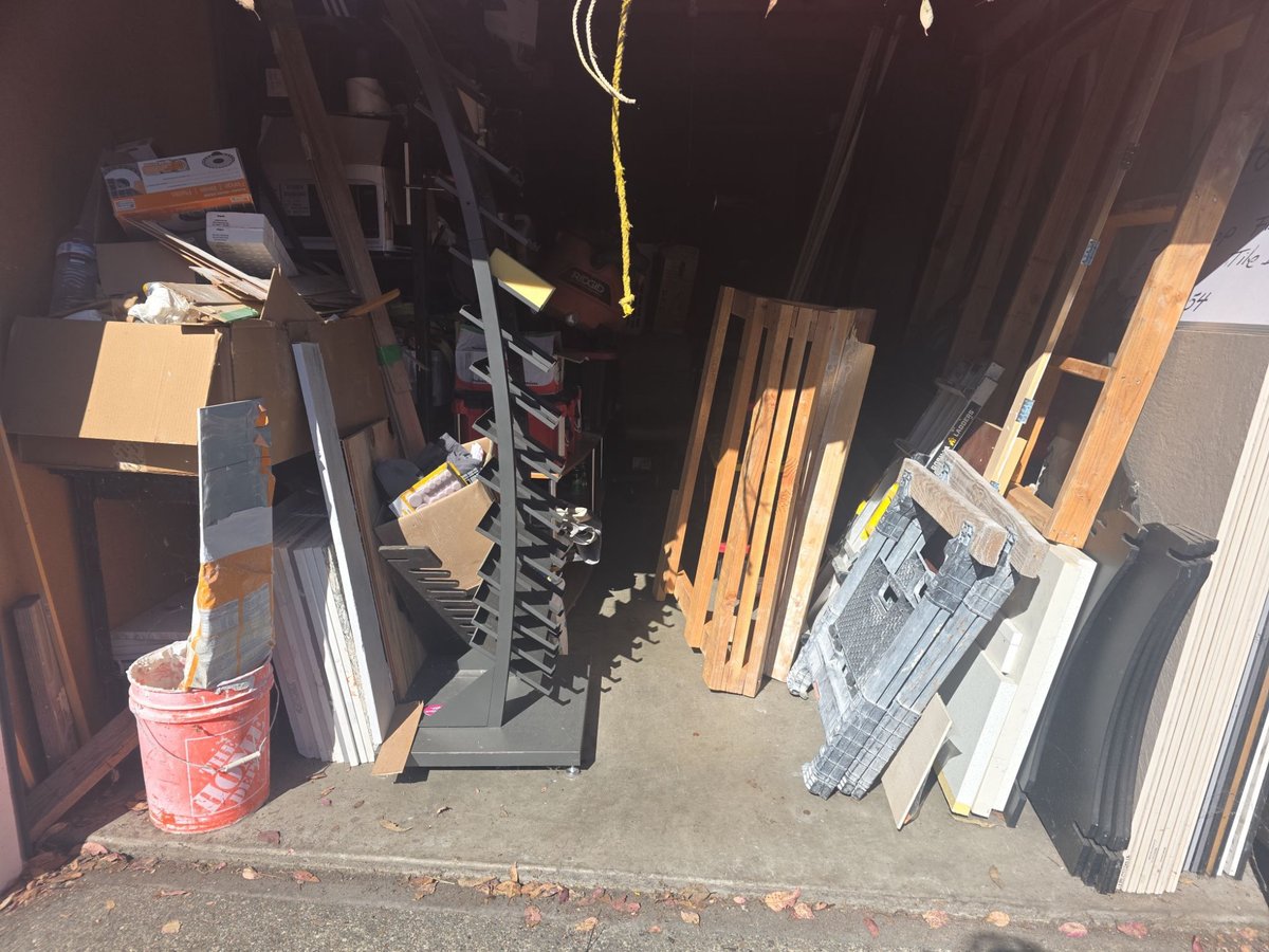 10 x 25 storage unit in Santa Rosa, CA
