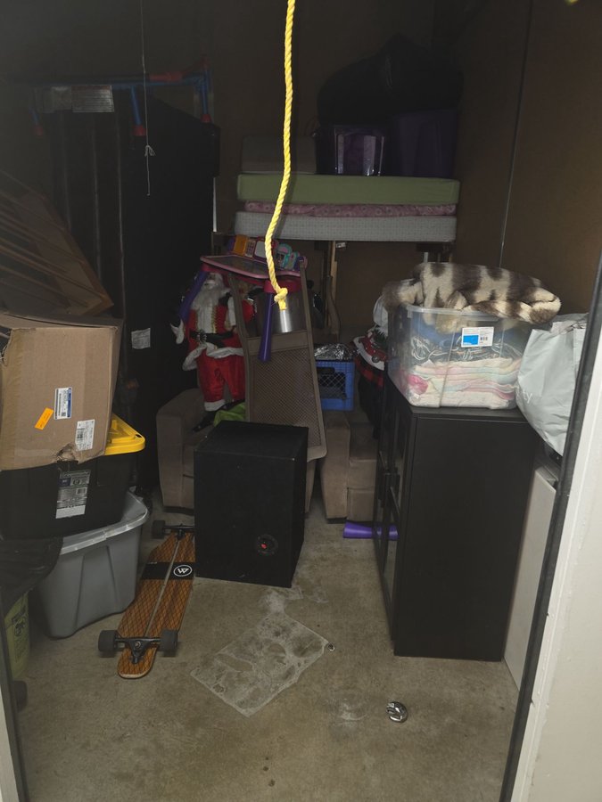 10 x 10 storage unit in Petaluma, CA