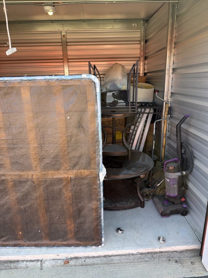 10 x 10 storage unit in Chesterfield, MI
