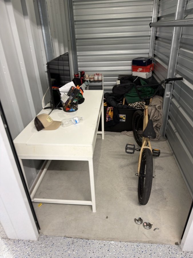 5 x 10 storage unit in Chesterfield, MI