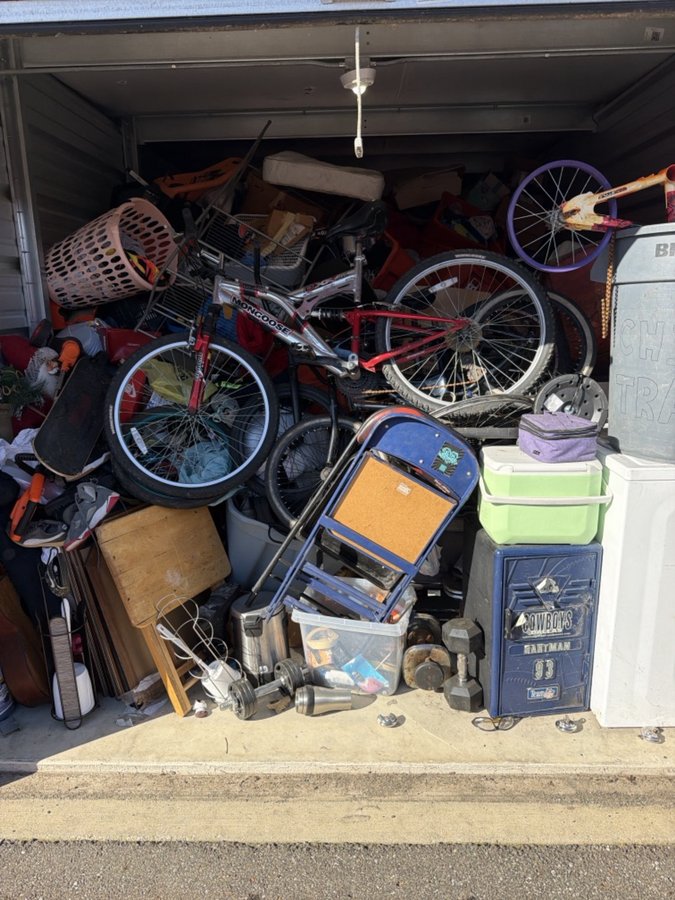10 x 20 storage unit in Chesterfield, MI