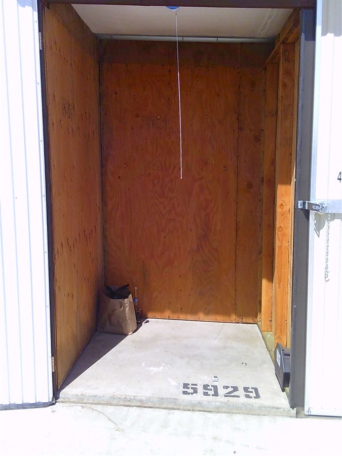 5 x 5 storage unit in Fresno, CA