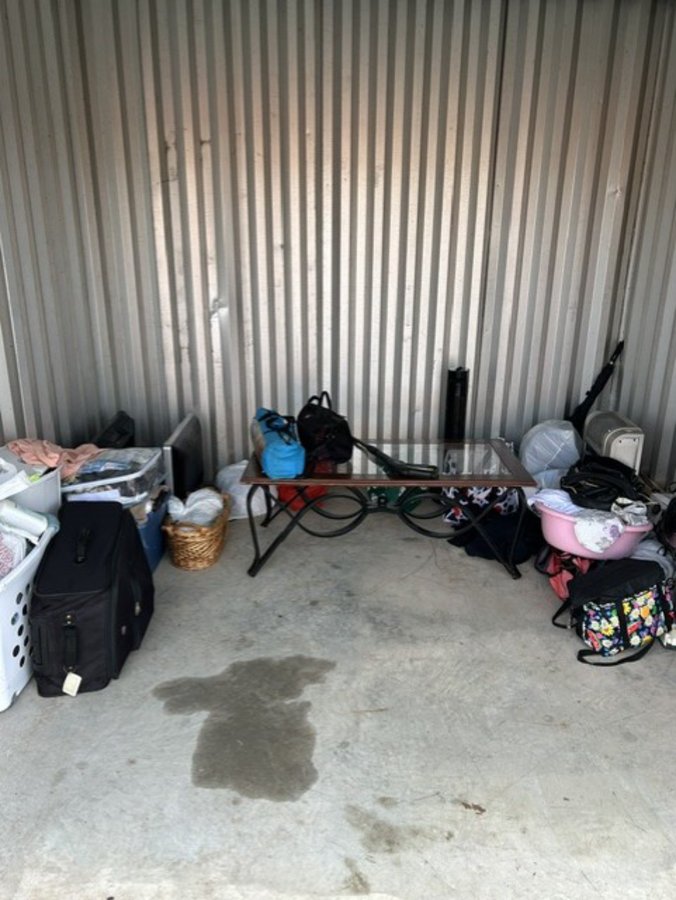 10 x 10 storage unit in Laurel, DE