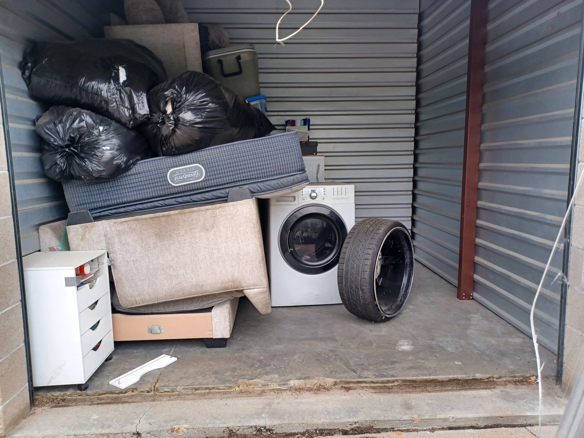 10 x 10 storage unit in Aurora, CO