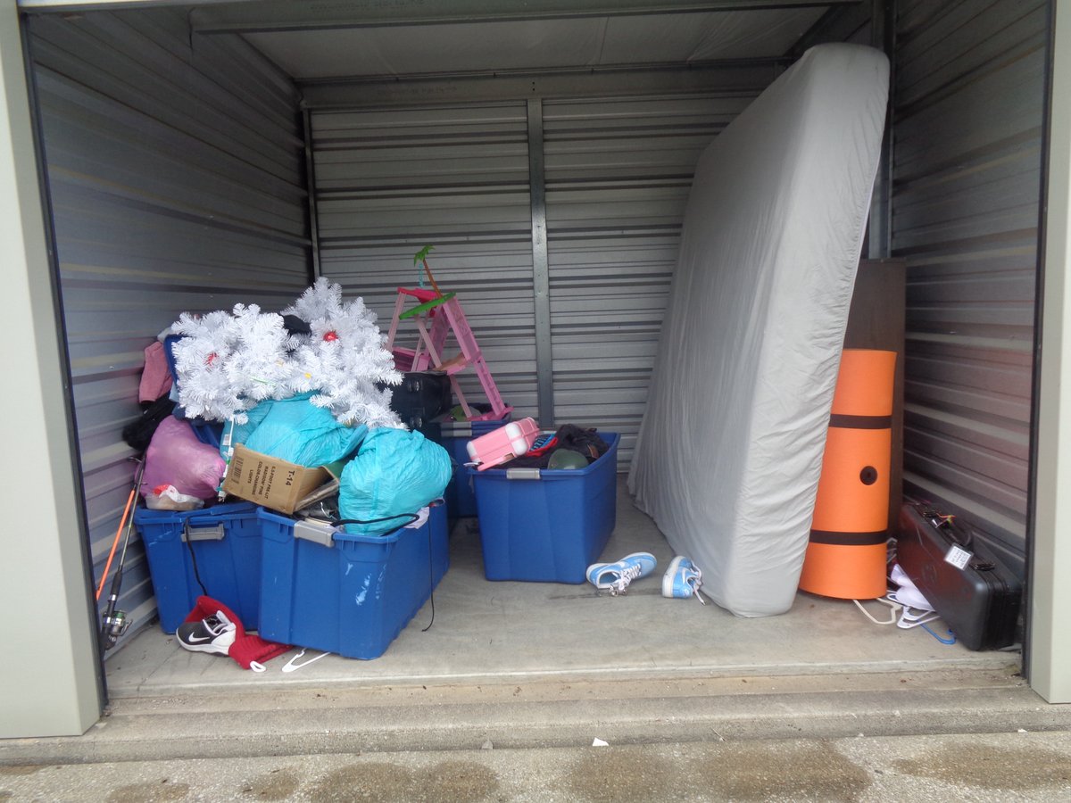 10 x 10 storage unit in Blue Springs, MO