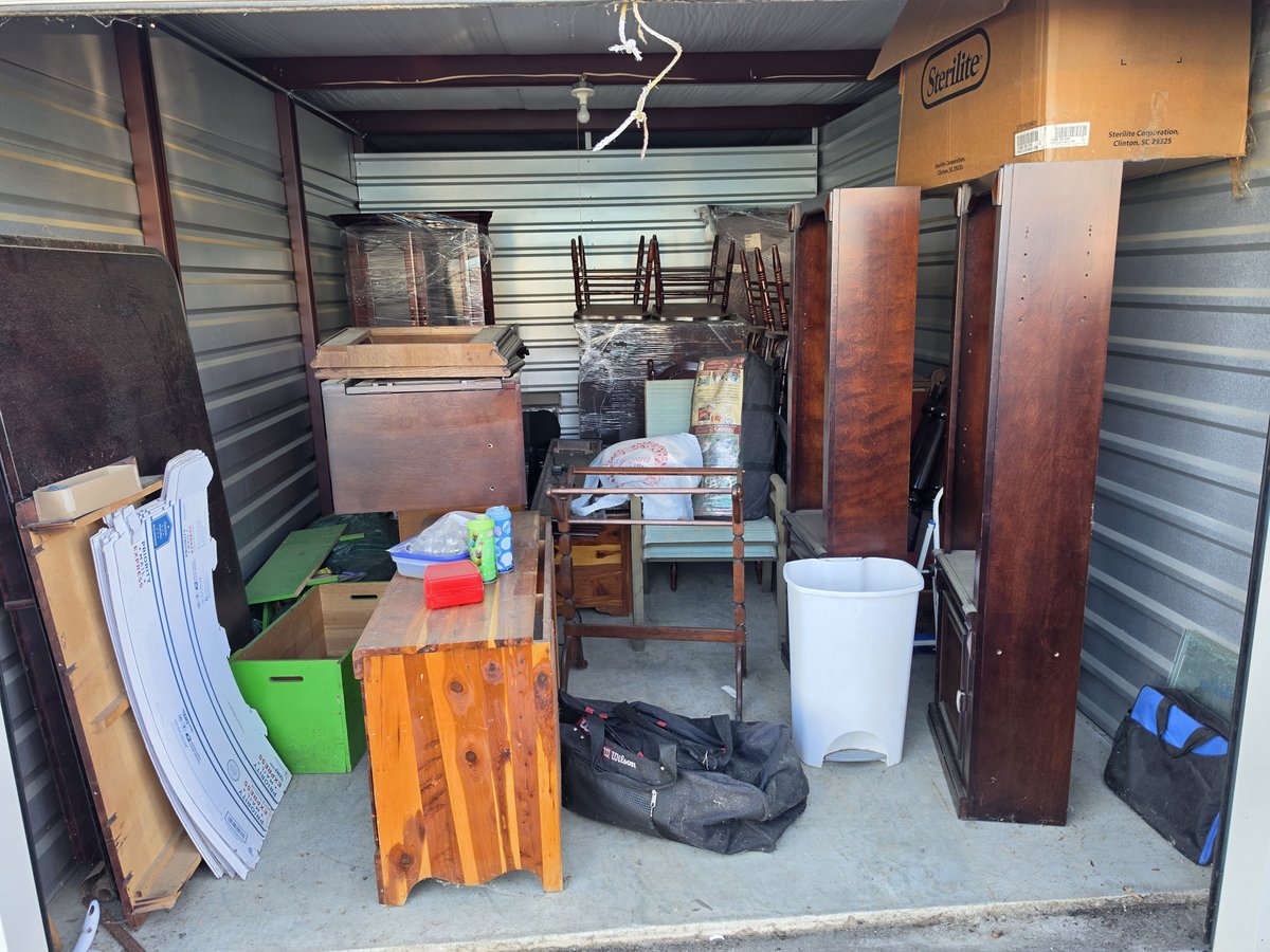 10 x 15 storage unit in Glen Allen, VA
