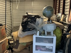 10 x 15 storage unit in Encinitas, CA