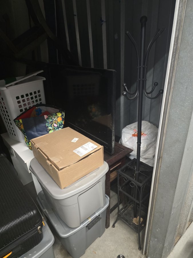 10 x 15 storage unit in Hyattsville, MD