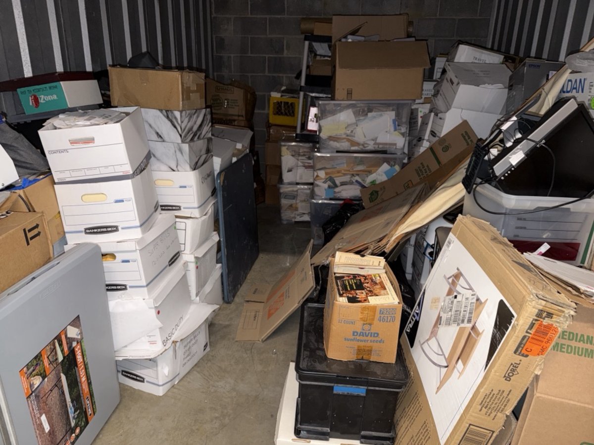 10 x 15 storage unit in Hyattsville, MD