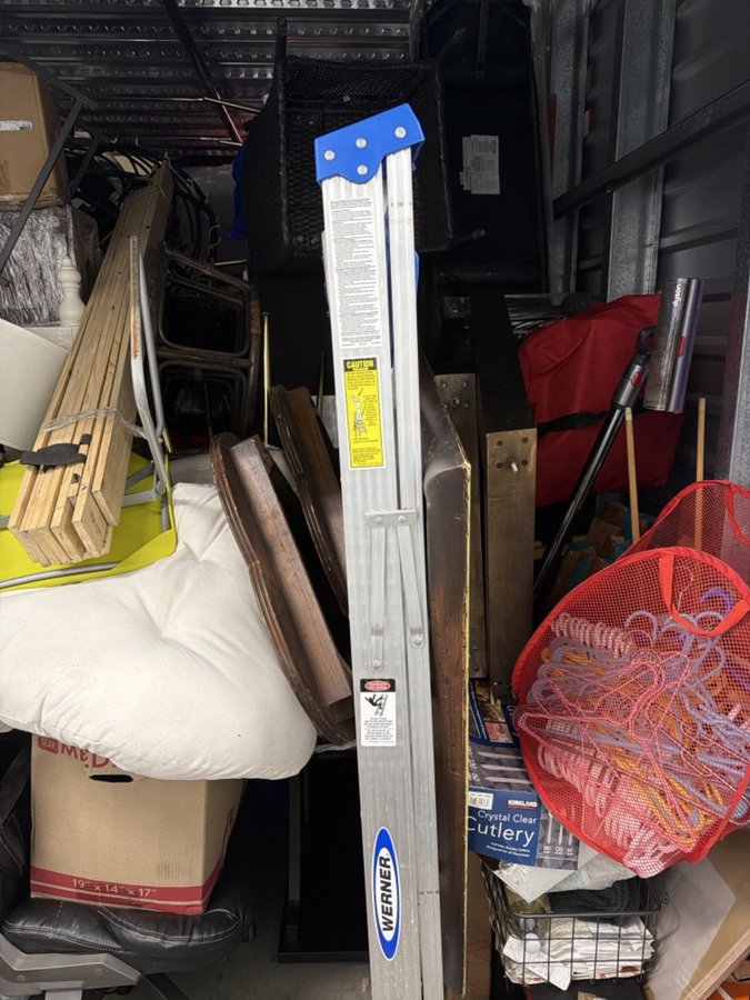 10 x 25 storage unit in Carlsbad, CA